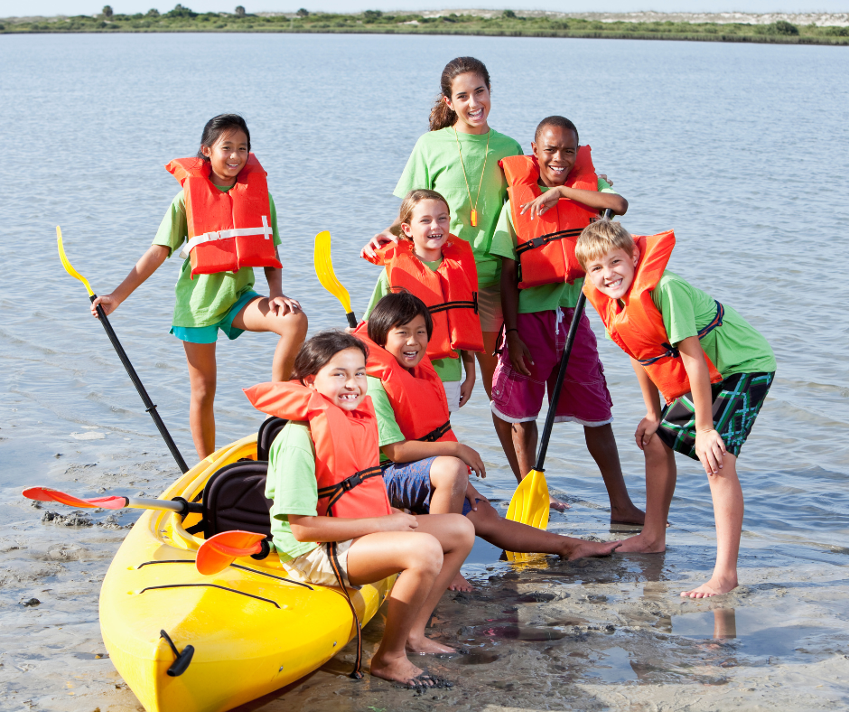 Séance scolaire encadrée en canoë-kayak pour enfants